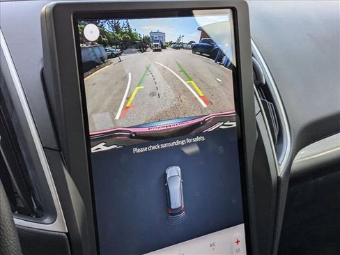 New 2024 Ford Edge SE w/ Black Appearance Package image 13