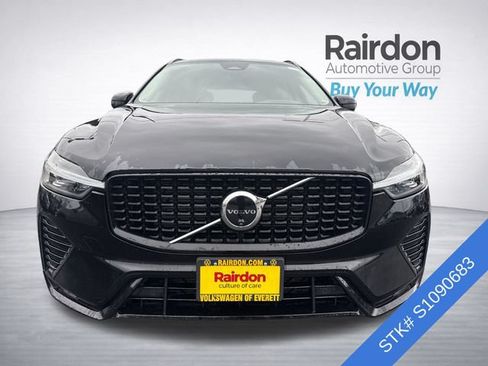 Used 2025 Volvo XC60 B5 Plus AWD/4WD image 2