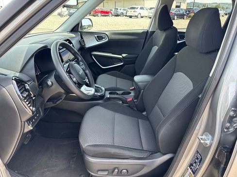 Used 2023 Kia Soul S FWD image 15