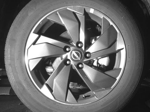 Used 2025 Nissan Rogue SV image 13