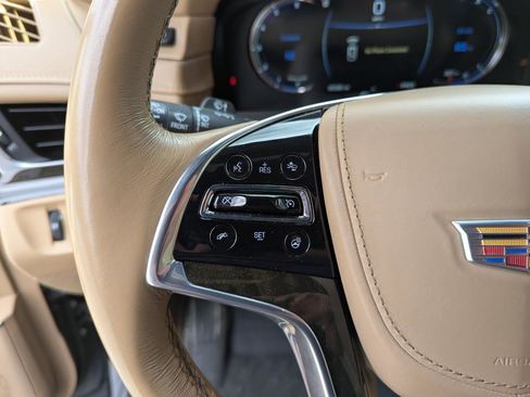 Used 2020 Cadillac Escalade Platinum AWD/4WD image 17