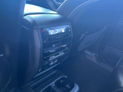 Used 2023 Jeep Grand Cherokee L Limited image 25