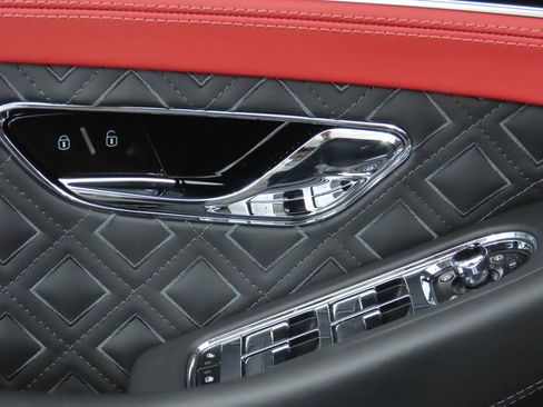 Used 2024 Bentley Continental GT S image 31