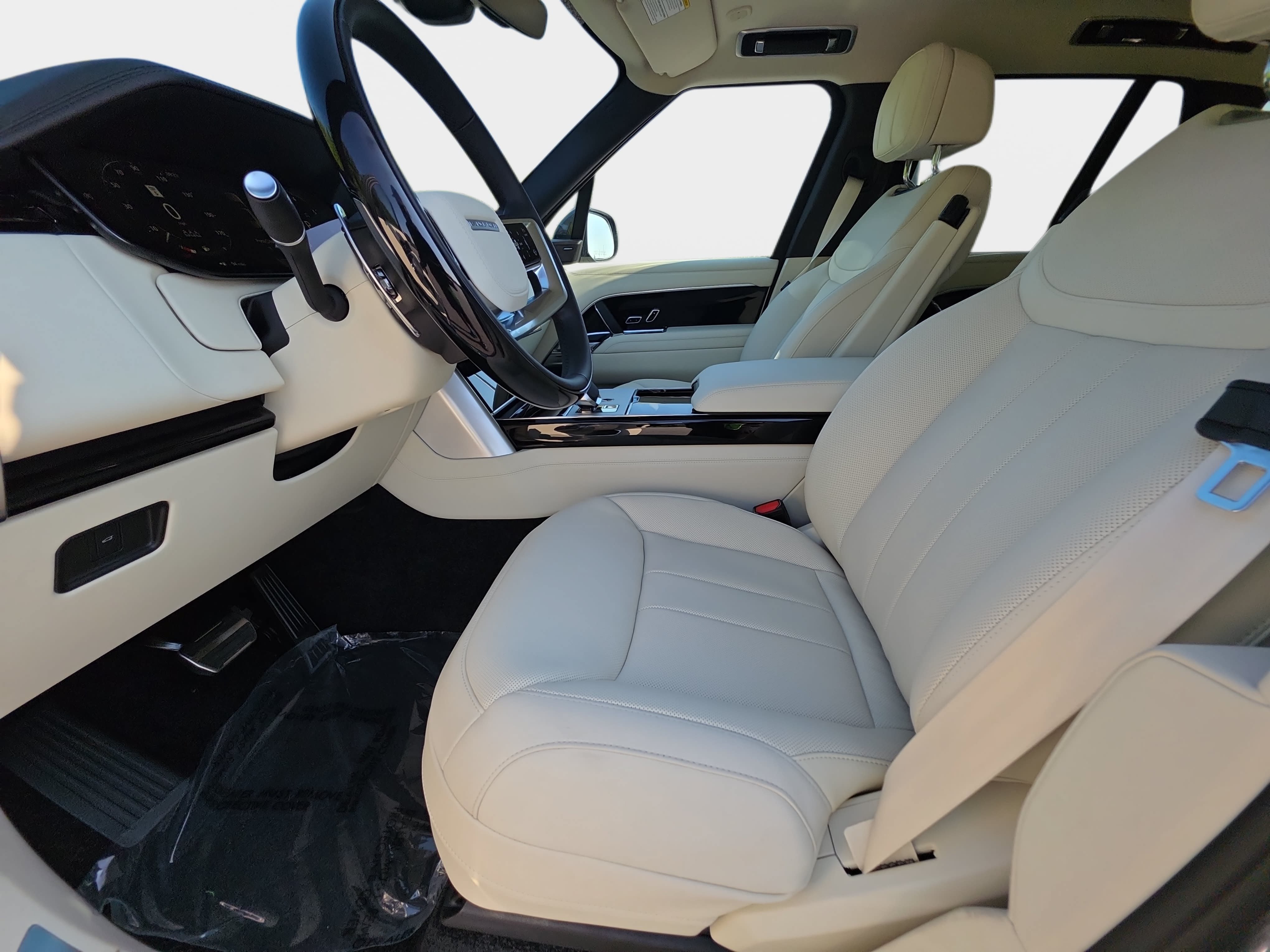 New 2026 Land Rover Range Rover SE AWD/4WD image 16
