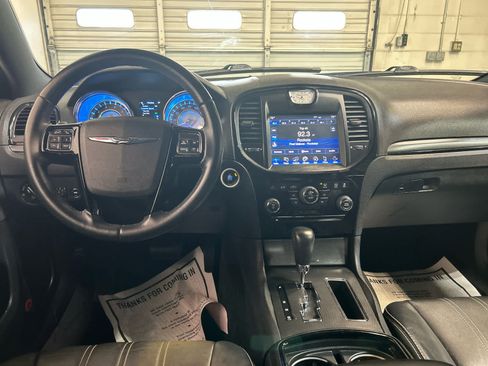 Used 2013 Chrysler 300 S AWD/4WD image 4