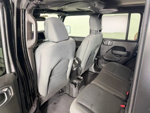 Used 2025 Jeep Wrangler Unlimited Sport AWD/4WD image 15