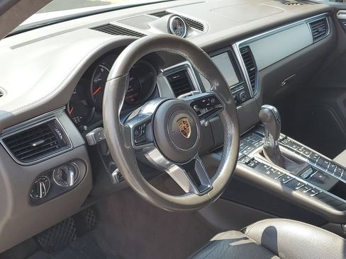 Used 2016 Porsche Macan Turbo AWD/4WD image 8