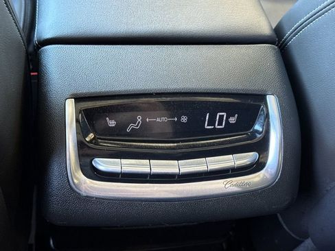 Used 2025 Cadillac XT6 Premium Luxury image 20