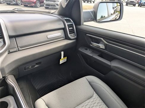 New 2026 RAM 1500 4x4 Crew Cab image 17