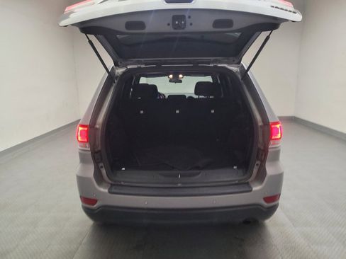 Used 2018 Jeep Grand Cherokee Laredo image 29