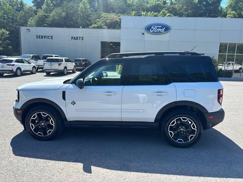 Used 2025 Ford Bronco Sport Outer Banks w/ Outer Banks Tech Package+ AWD/4WD image 2