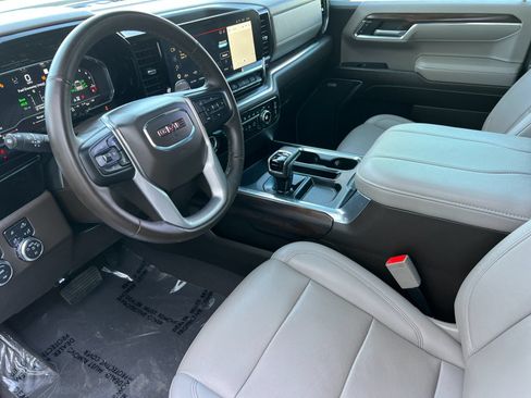 Used 2023 GMC Sierra 1500 SLT w/ SLT Premium Package AWD/4WD image 9