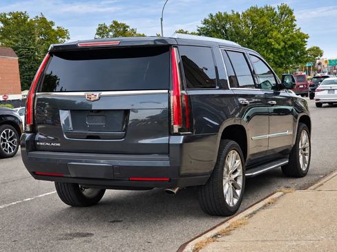 Used 2019 Cadillac Escalade Luxury AWD/4WD image 8