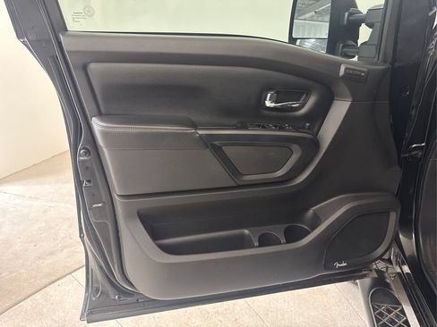 Used 2019 Nissan Titan SL w/ Midnight Edition AWD/4WD image 32