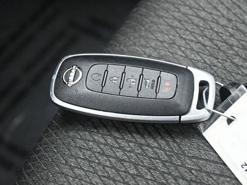 Used 2024 Nissan Rogue SV AWD/4WD image 28