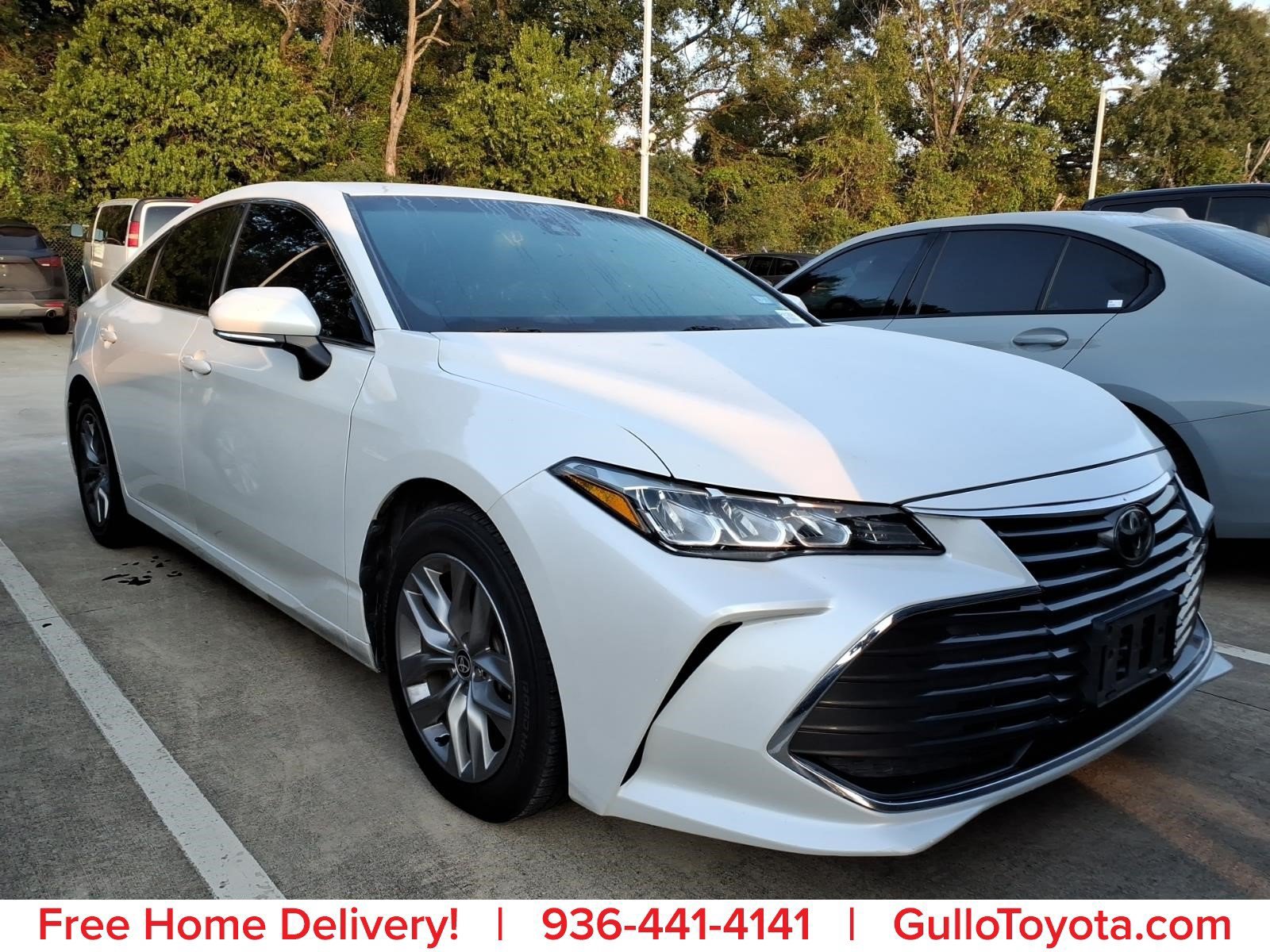 Certified 2022 Toyota Avalon XLE FWD image 1