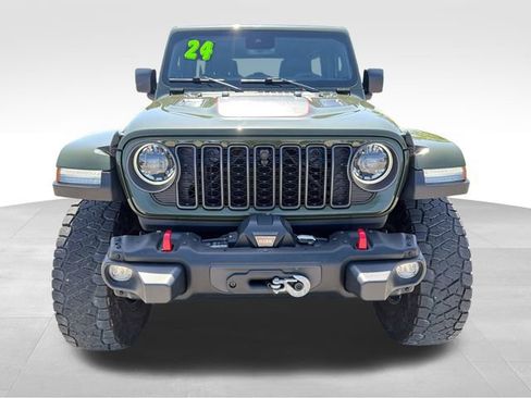Used 2024 Jeep Wrangler Unlimited Rubicon AWD/4WD image 2