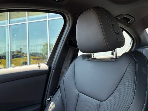 Used 2025 BMW 330i Sedan RWD image 24