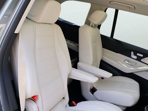 New 2026 Mercedes-Benz GLS 450 4MATIC image 12