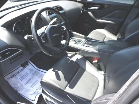 Used 2018 Jaguar F-PACE Premium AWD/4WD image 27