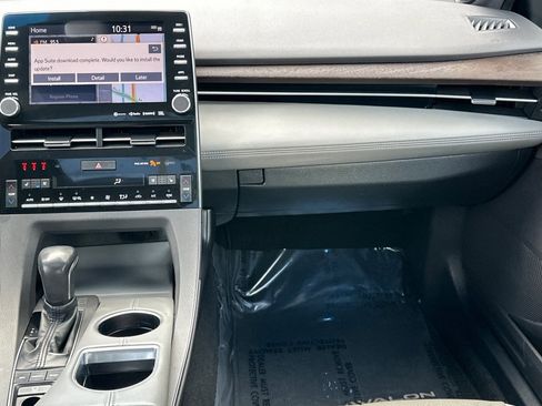 Used 2020 Toyota Avalon Limited image 30