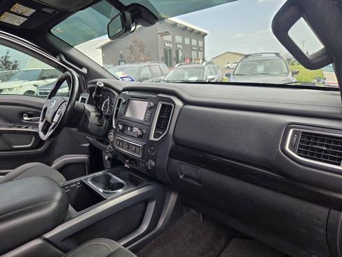 Used 2019 Nissan Titan SV w/ SV Convenience Package AWD/4WD image 24