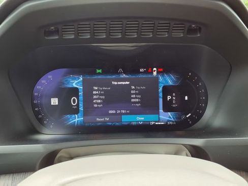 Certified 2023 Volvo XC90 B5 Plus AWD/4WD image 33