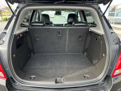 Used 2019 Chevrolet Trax LT w/ LT Convenience Package image 13