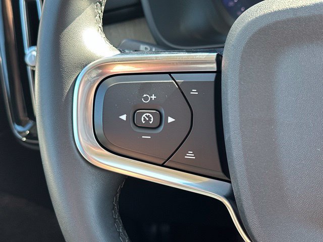 Certified 2024 Volvo XC40 B5 Core AWD/4WD image 24