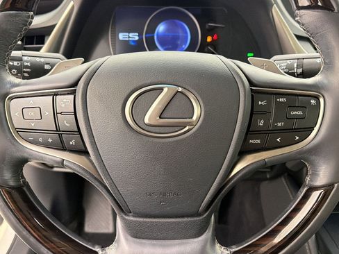Used 2020 Lexus ES 350 w/ Premium Package FWD image 16
