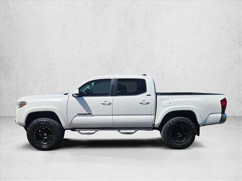 Used 2019 Toyota Tacoma SR5 AWD/4WD image 9