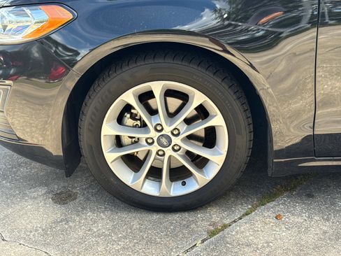 Used 2020 Ford Fusion SE image 10