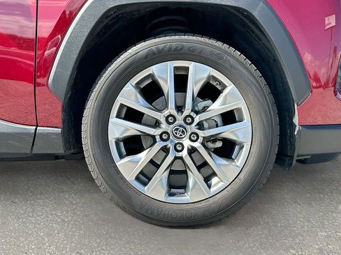 Used 2019 Toyota RAV4 XLE Premium image 28