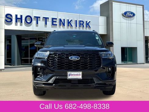 Used 2025 Ford Explorer ST-Line AWD/4WD image 2