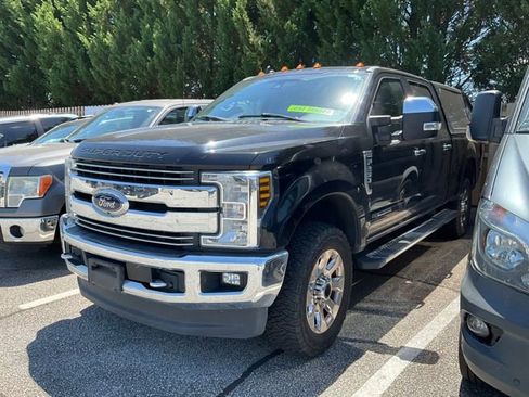 Used 2019 Ford F250 Lariat w/ Lariat Ultimate Package AWD/4WD image 3