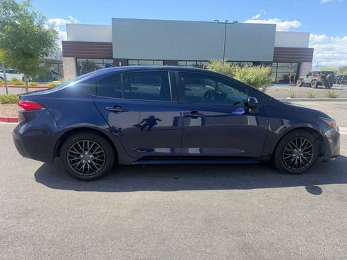 Used 2020 Toyota Corolla LE w/ Carpet Mat Package (TMS) FWD image 4