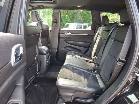 Used 2015 Jeep Grand Cherokee Altitude AWD/4WD image 10