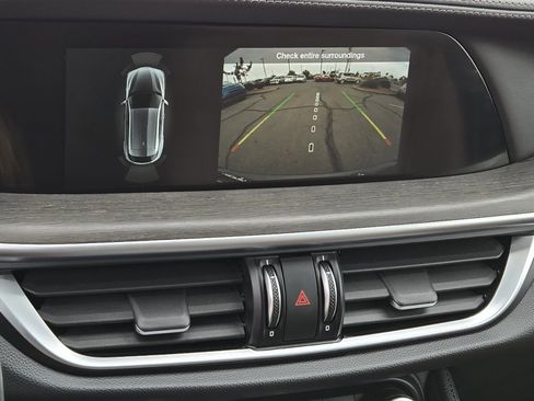 Used 2023 Alfa Romeo Stelvio Ti image 19