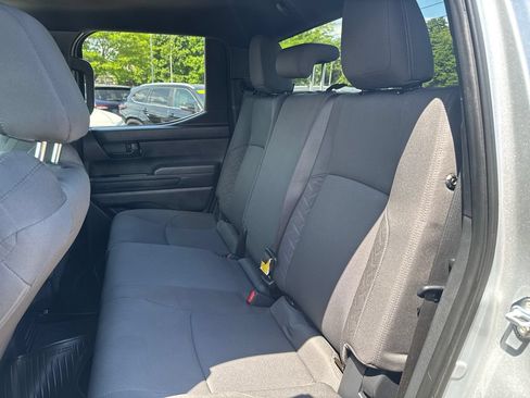 Used 2025 Toyota Tacoma SR5 AWD/4WD image 33