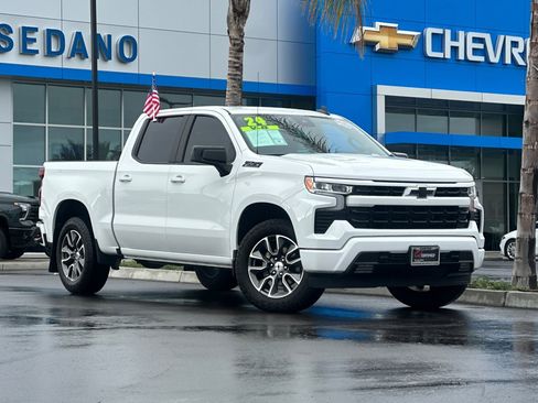 Used 2024 Chevrolet Silverado 1500 RST image 2
