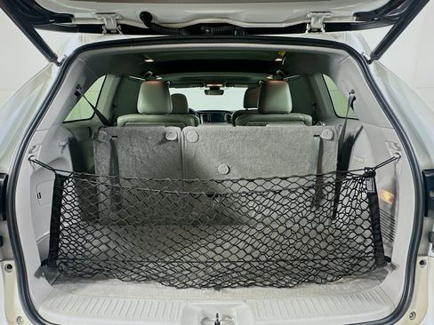 Used 2018 Toyota Highlander XLE AWD/4WD image 30