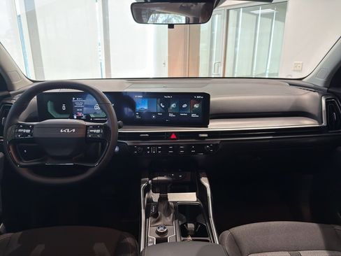 Used 2026 Kia Sorento LX image 15