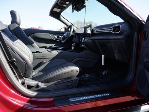 New 2025 Ford Mustang Premium image 30