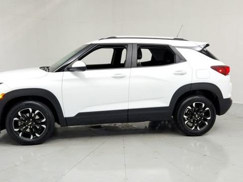 Used 2022 Chevrolet TrailBlazer LT w/ Convenience Package image 2