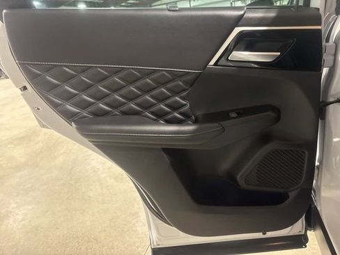 Used 2023 Mitsubishi Outlander SEL image 13