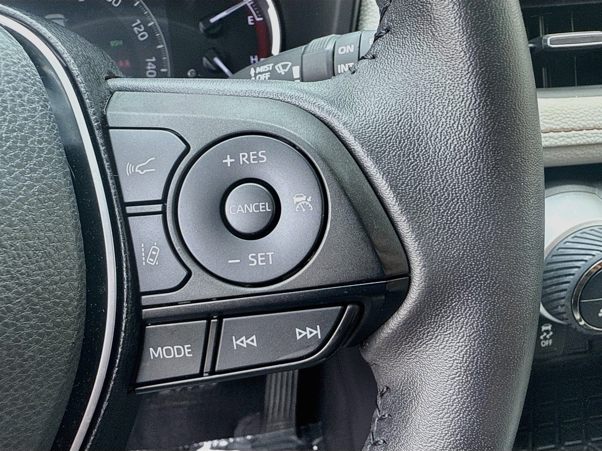Used 2024 Toyota RAV4 XLE Premium FWD image 37