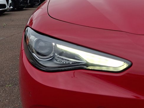 Used 2022 Alfa Romeo Giulia Ti AWD/4WD image 9