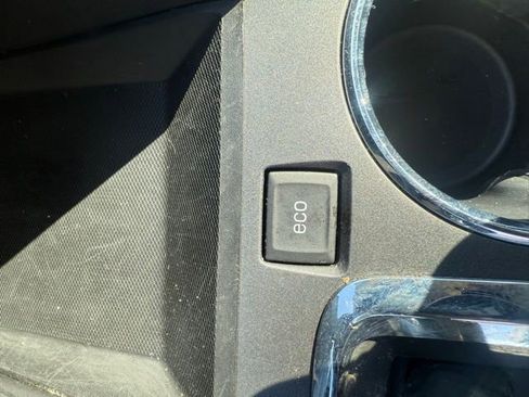 Used 2017 Chevrolet Equinox LT image 35