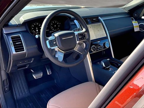 New 2026 Land Rover Discovery Limited Edition image 6
