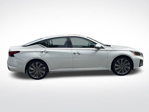 New 2025 Nissan Altima 2.5 SL image 6